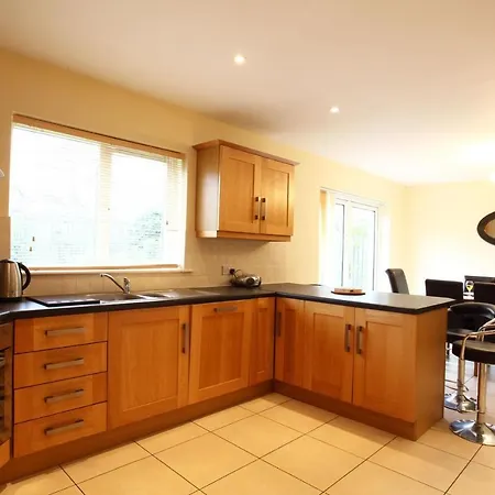 Ardmullen 4-bedroom Holiday * Кенмар